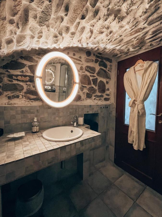 Talking Stones Bed & Breakfast Dolceacqua Bagian luar foto