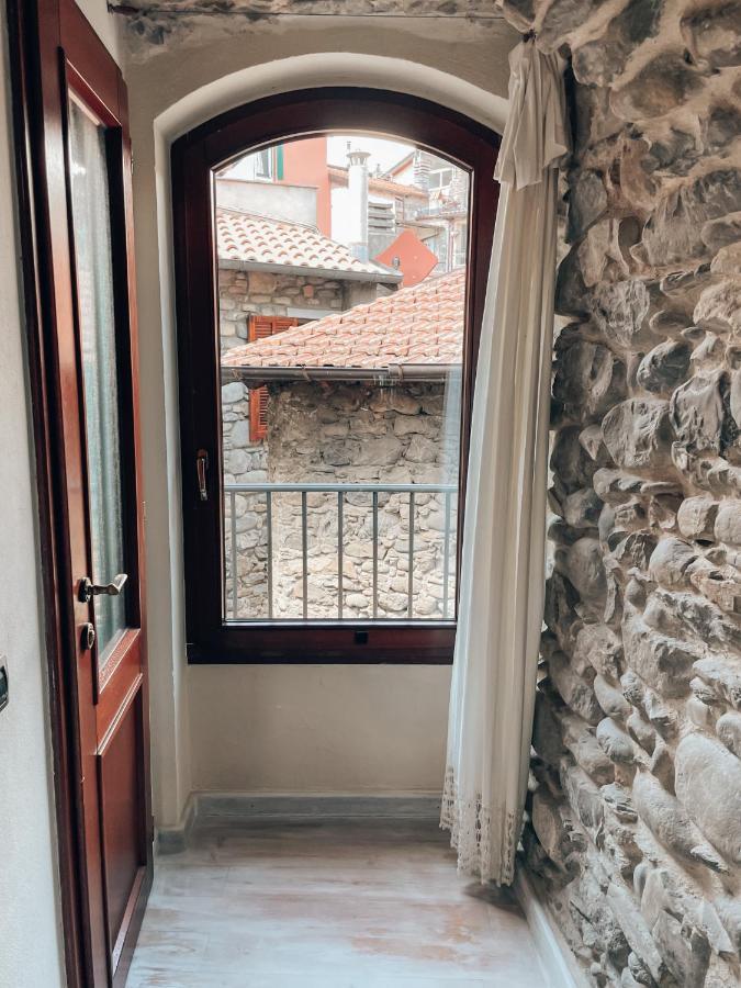 Talking Stones Bed & Breakfast Dolceacqua Bagian luar foto