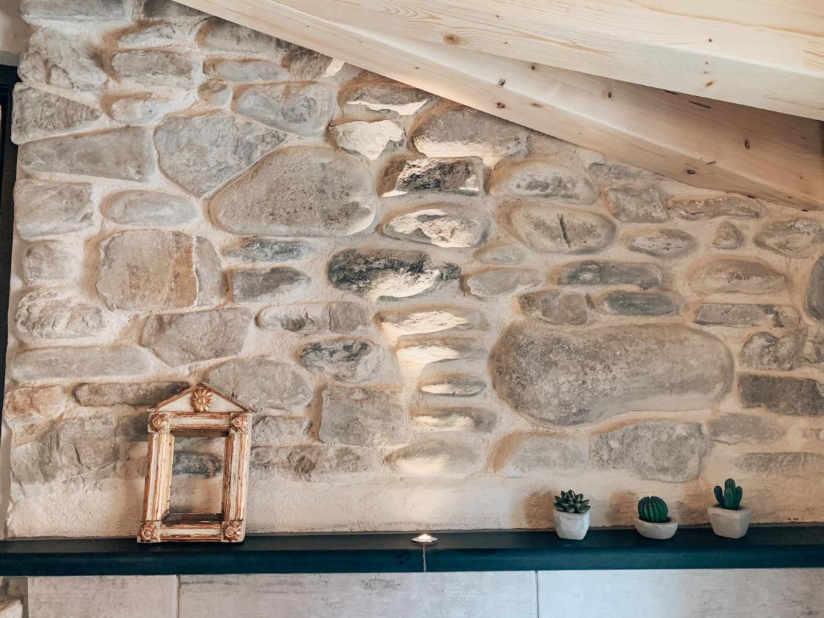 Talking Stones Bed & Breakfast Dolceacqua Bagian luar foto
