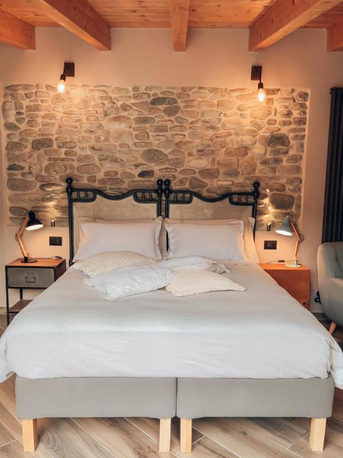 Talking Stones Bed & Breakfast Dolceacqua Bagian luar foto