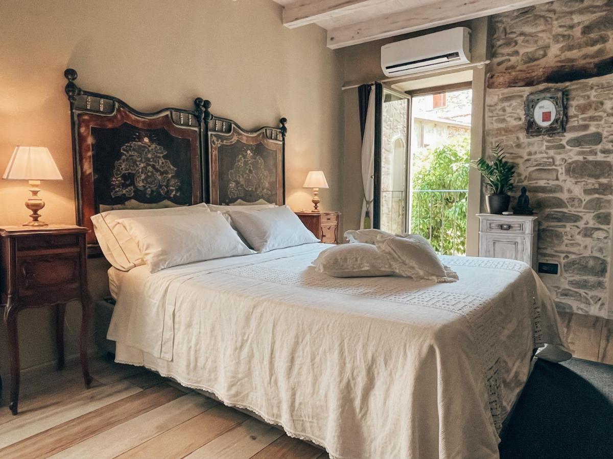 Talking Stones Bed & Breakfast Dolceacqua Bagian luar foto
