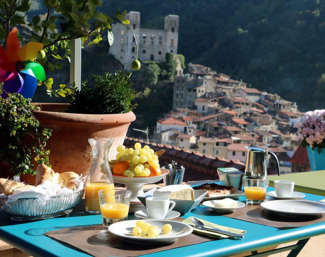 Talking Stones Bed & Breakfast Dolceacqua Bagian luar foto